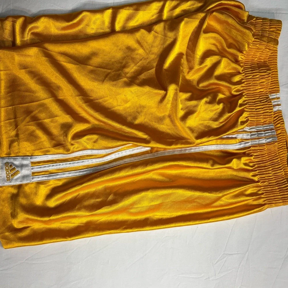 Adidas Athletic Shorts Mens L Yellow Gold 3 Stripe Drawstring - Picture 7 of 7